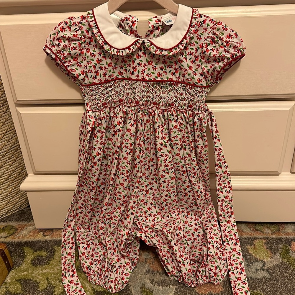 Lulu Bebe SMOCKED WAIST RED/GREEN FLORAL COLLARED BUBBLE
